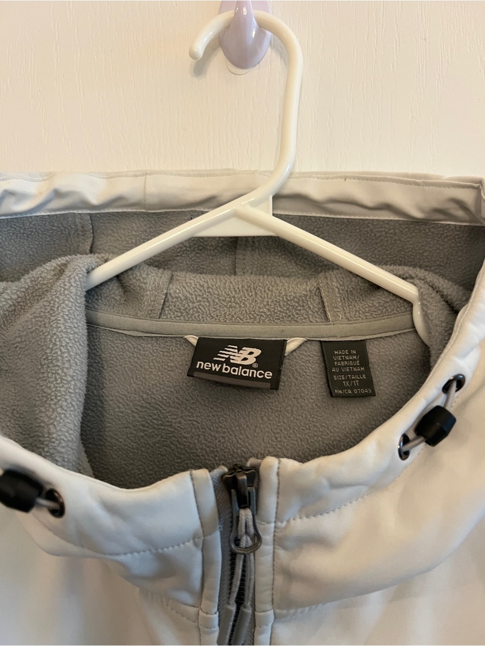 New Balance Light Gray Hooded Performance Jacket - Picture 2 of 8